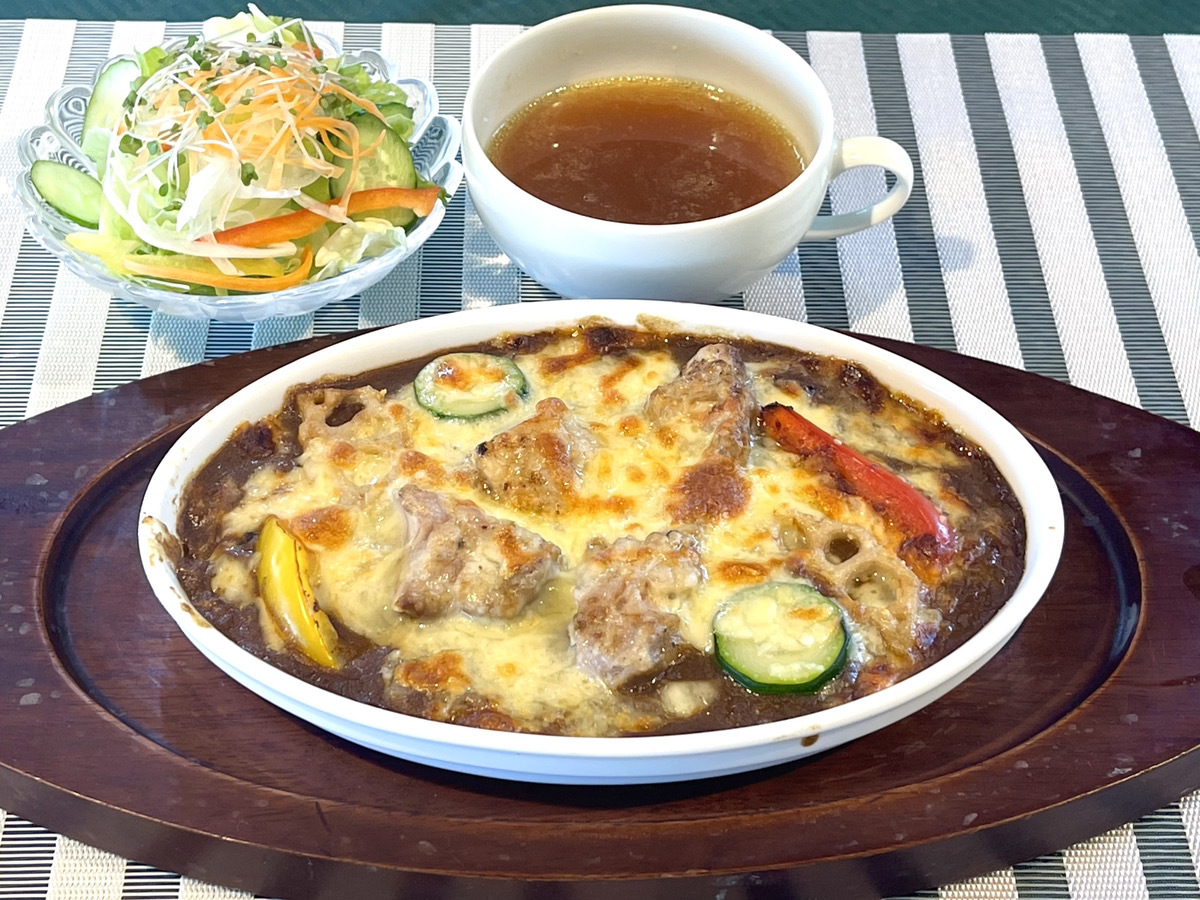 鶏と野菜の焼きチーズカレー